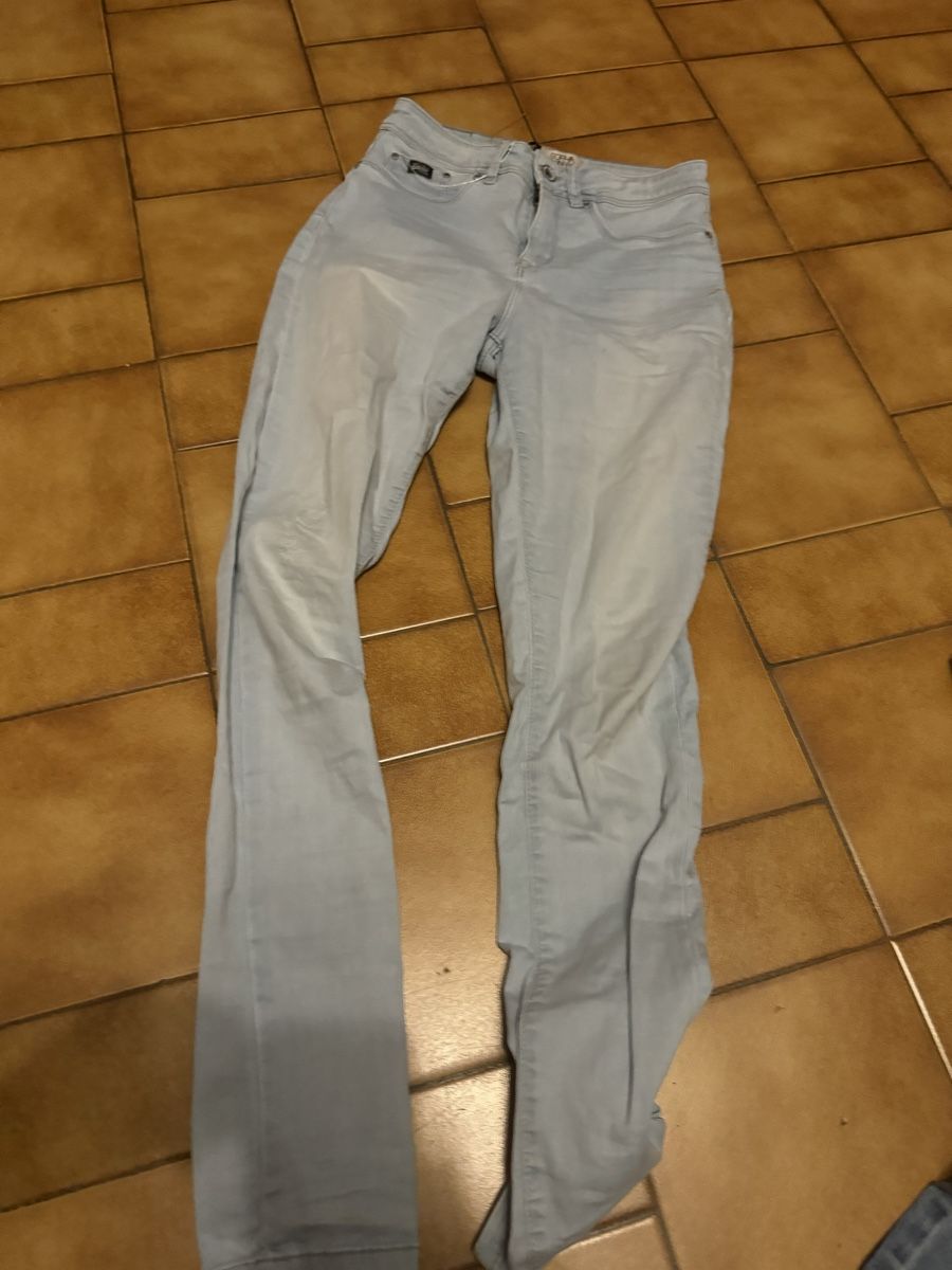 Superdry Hosen: Pantalon super dry Taille 38 myriam – Gebraucht aus Veyrier von kimedovapa