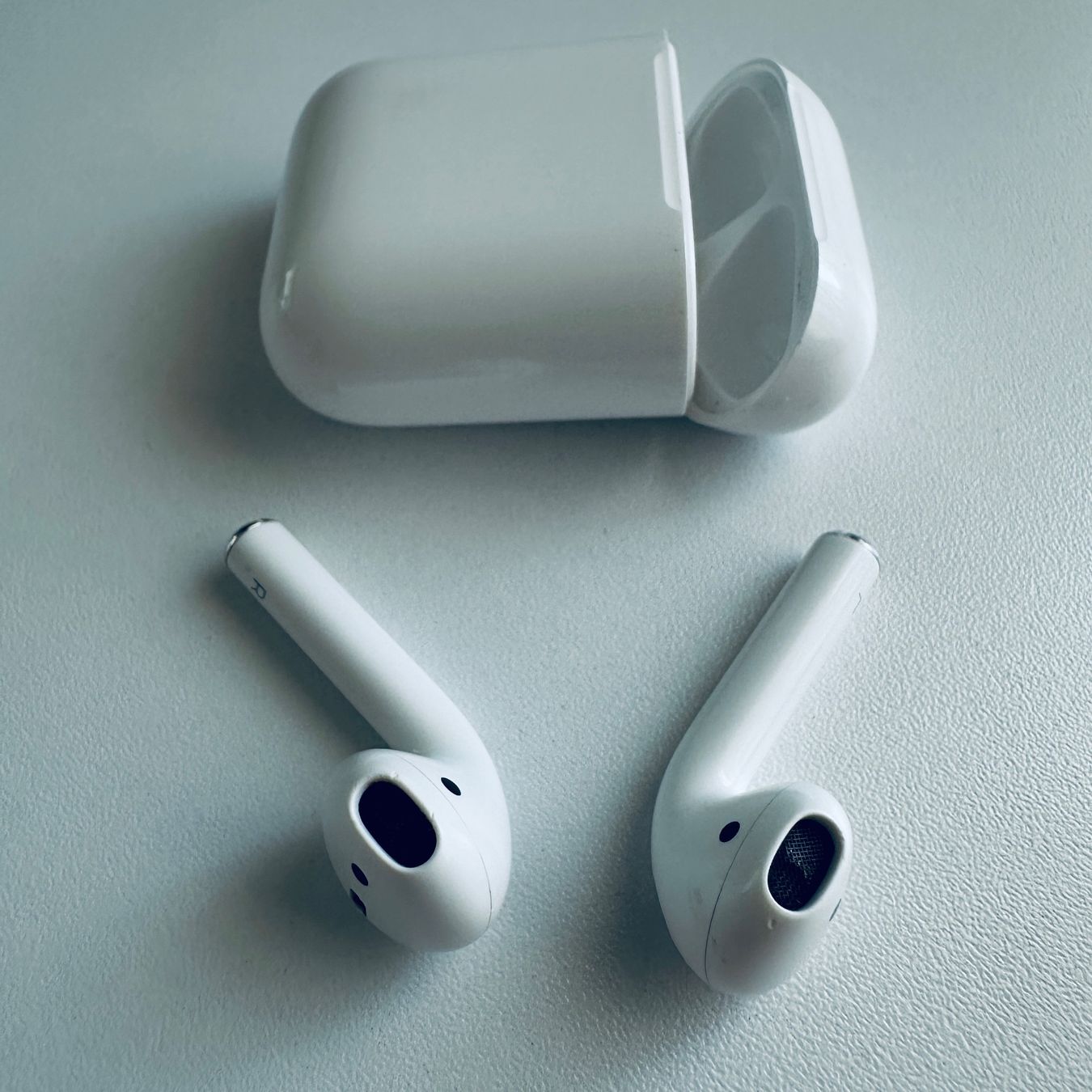 Apple Cuffie: Original Apple AirPods 2 Kopfhörer Wireless Lightning Kabel – Usato da Basel venduto da MY.AIRPODS.SHOP 2