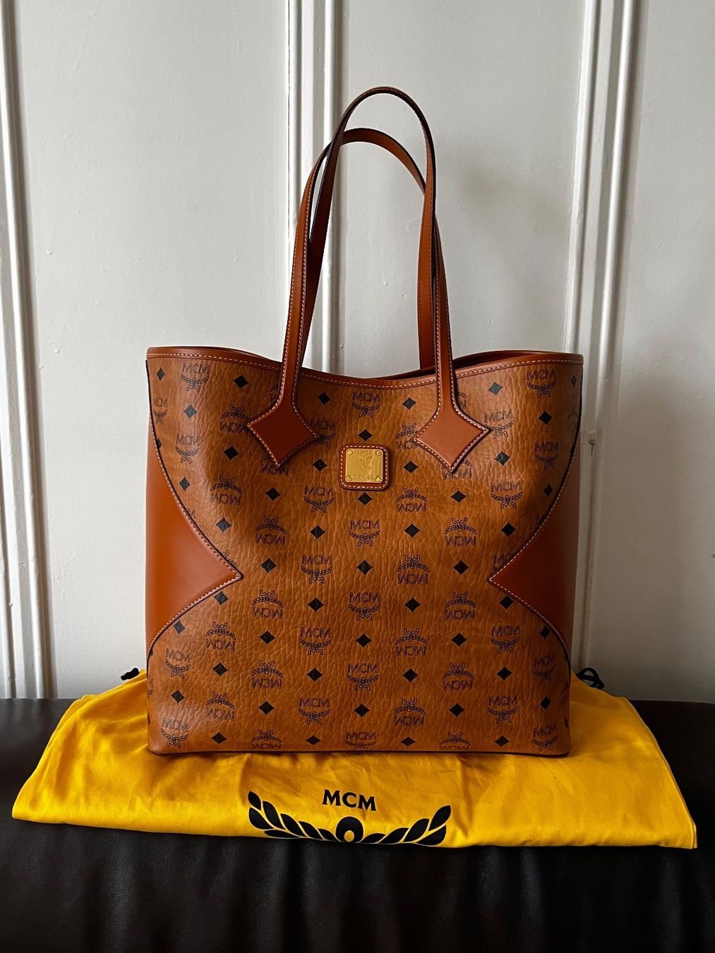 Mcm Borse: MCM Large Dia Shopper – Nuovo e nell'imballaggio originale da Zürich venduto da azu_d5k8