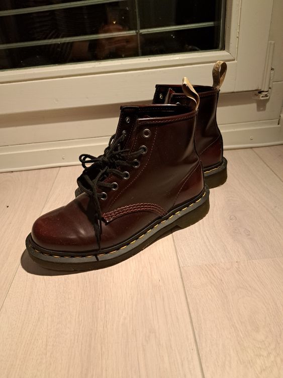 Dr martens hotsell vegan 38