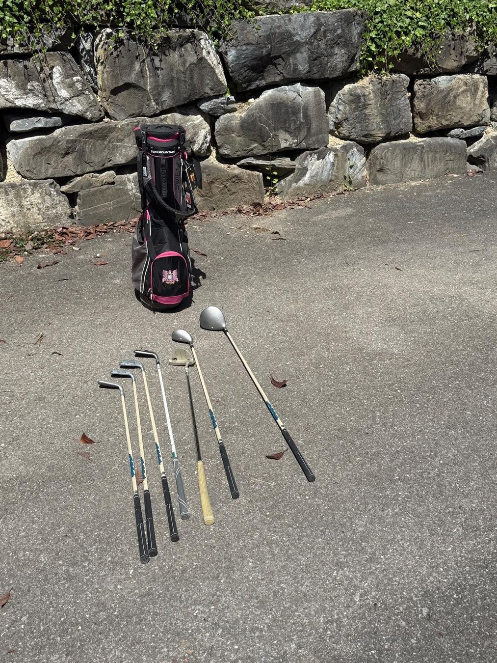 Wilson Schläger & Sets: Ensemble clubs golf junior avec sac – Gebraucht aus Ecublens VD von lou_v79d