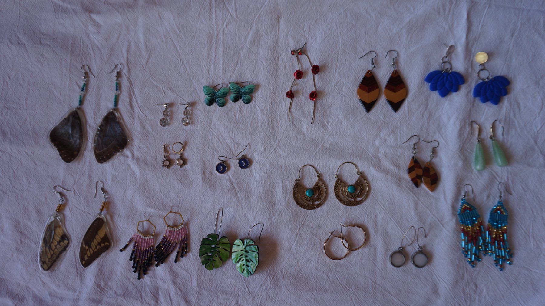 Orecchini pendenti & Orecchini a lobo: Différentes boucles d'oreille – Usato da Clarens venduto da dia_sw29