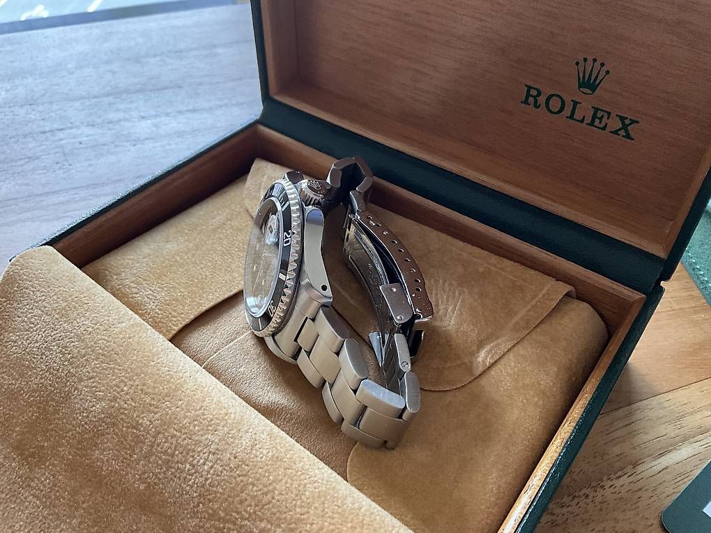 Rolex Uhren: Rolex Submariner Date – Gebraucht aus Brunnen von Alfa 2