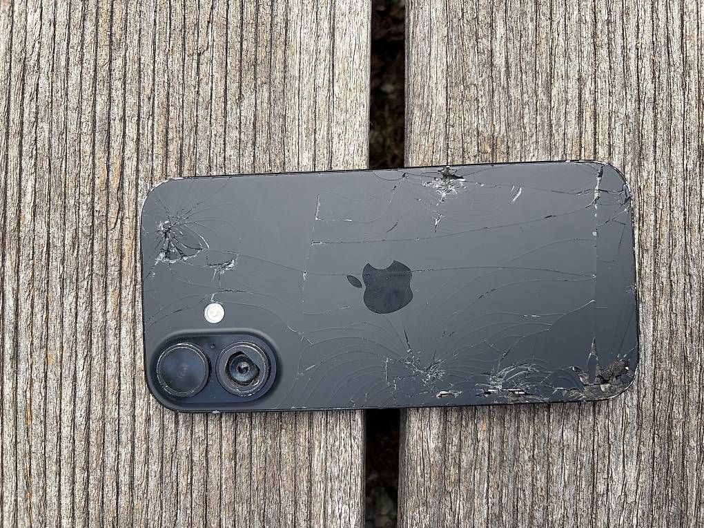 Telefoni cellulari / Smartphones: Iphone 16 voll funktionstüchtig  – Usato da Scuol venduto da jul_xwm9 2