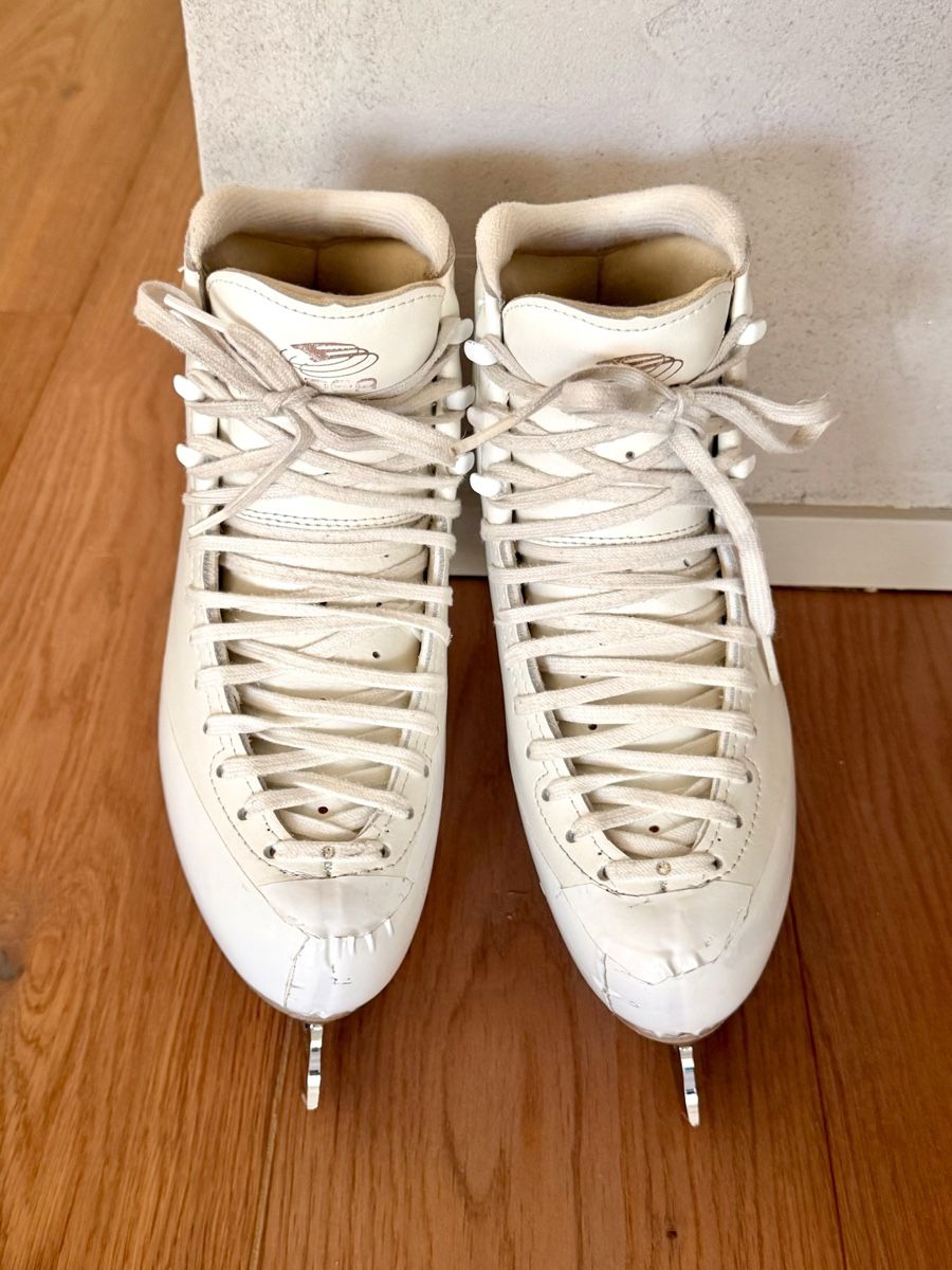 Edea Pattini da ghiaccio: Edea Chorus 245C Eiskunstlaufschuhe + Coronation Ace Kufen – Usato da Wettingen venduto da LorenaD 8