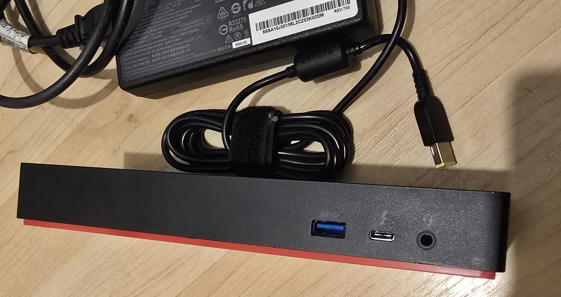 Lenovo Docking station: Lenovo ThinkPad Docking Station with Power Adapter 135W – Usato da Studen BE venduto da tha_dhp8 1