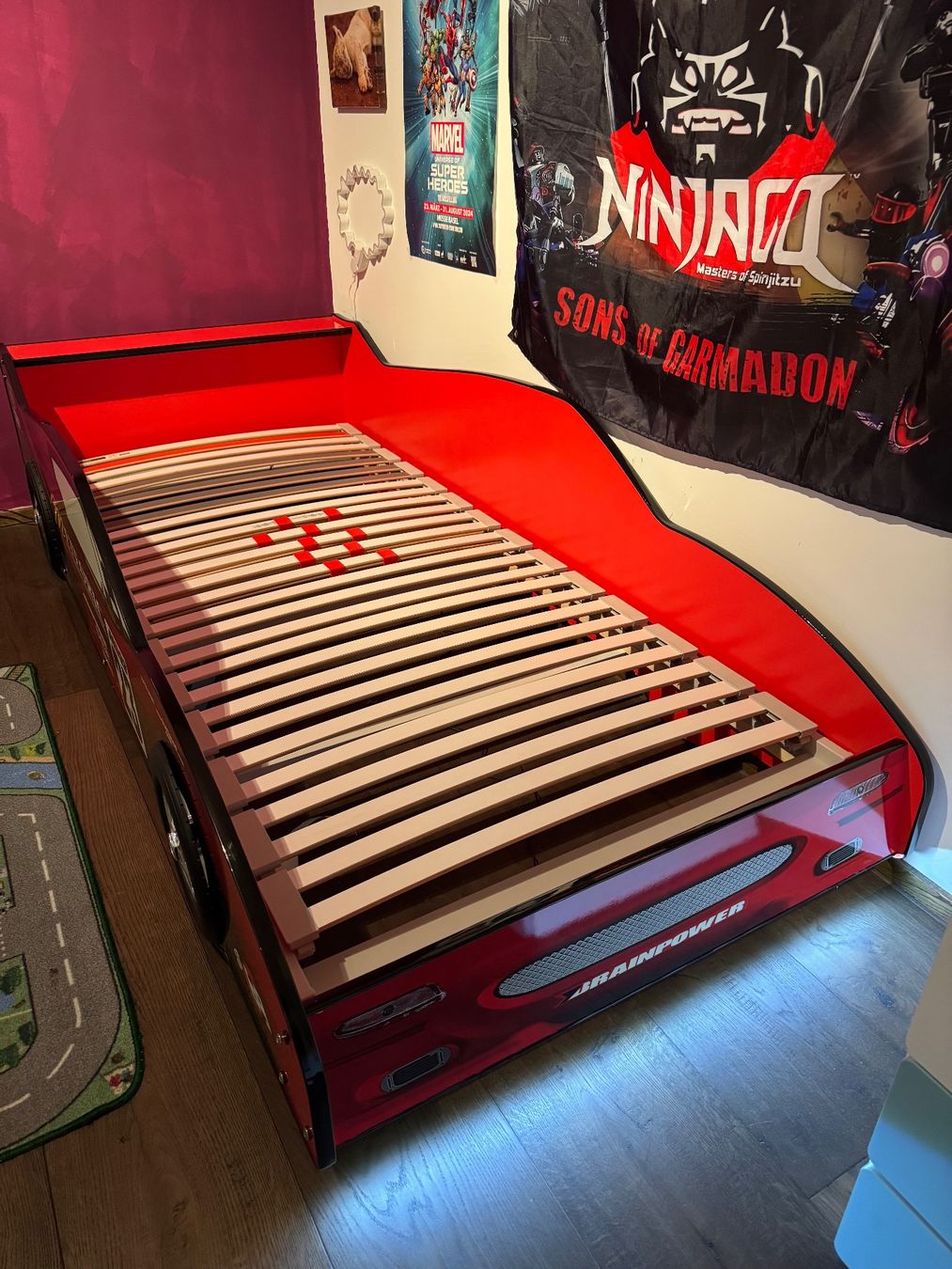 Betten: Race Auto Bett mit Licht – Gebraucht aus Gelterkinden von Q.S.F 1