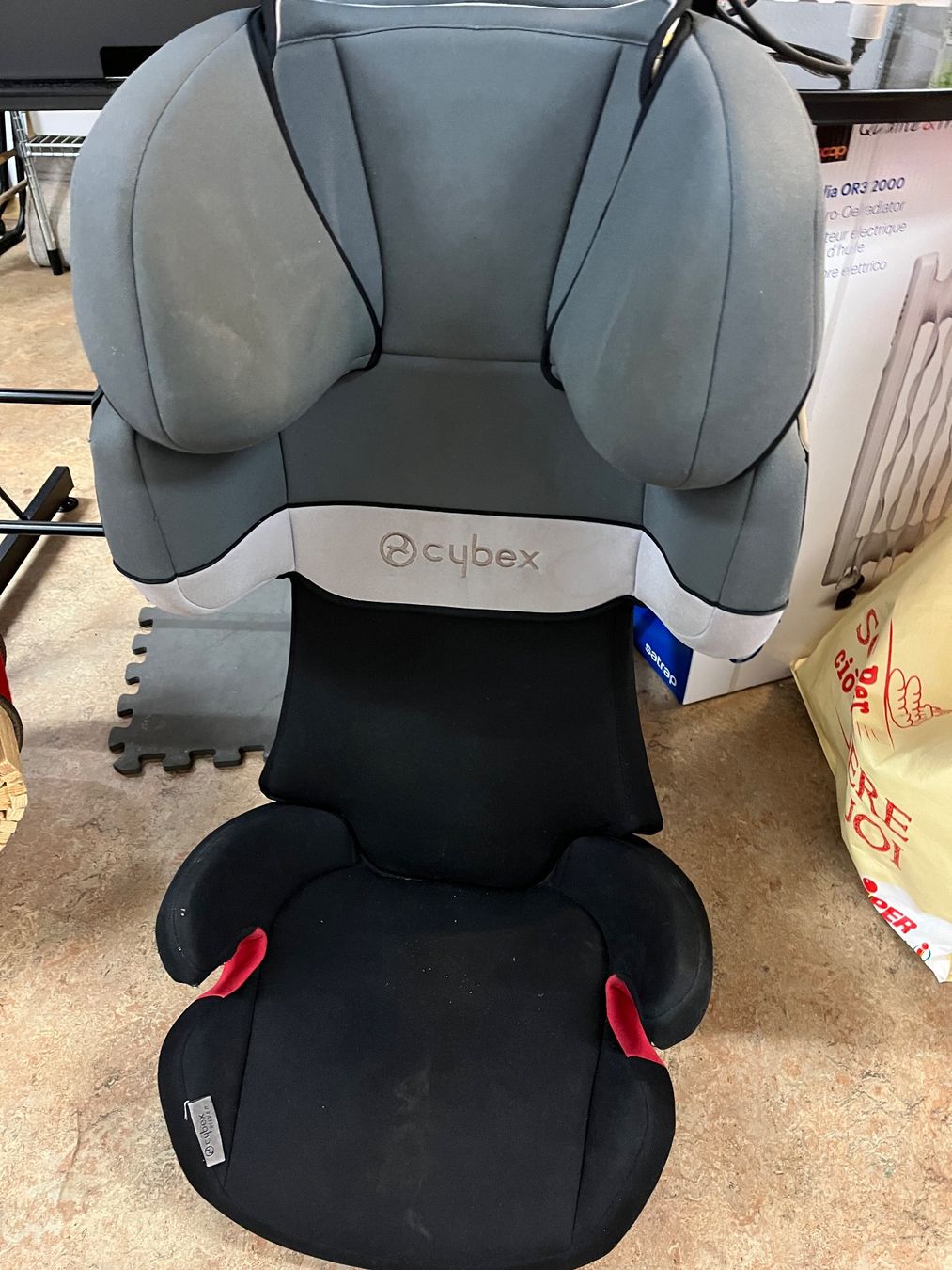 Cybex Sièges auto: Gebrauchter Cybex Solution ISO-Fix-Kindersitz, grau – D'occasion à Zürich par the_2lsz