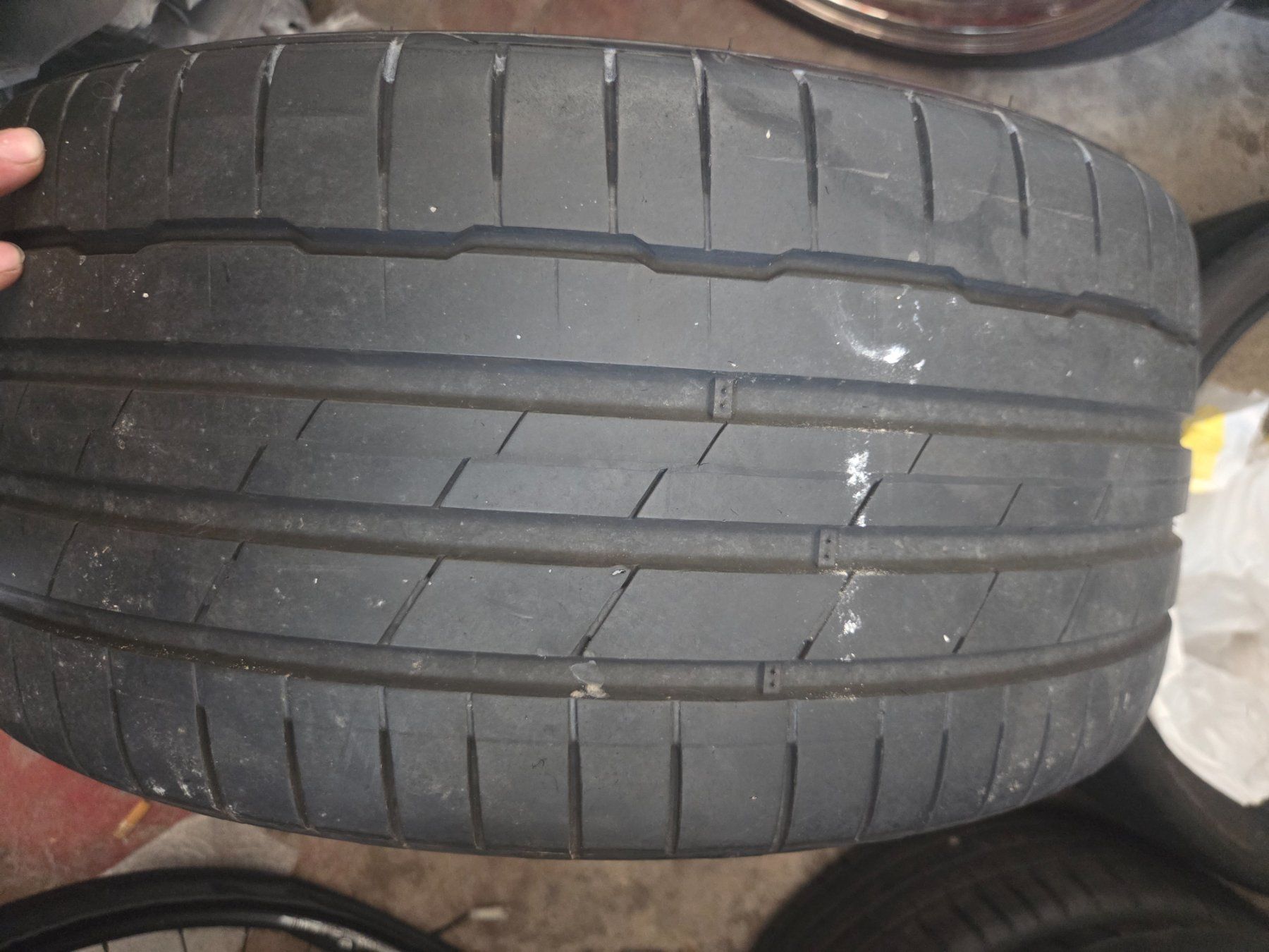 Altro in Scrittura & Disegno: Pneus été 235/35R19 – Usato da Yverdon-les-bains venduto da vwg_89 4