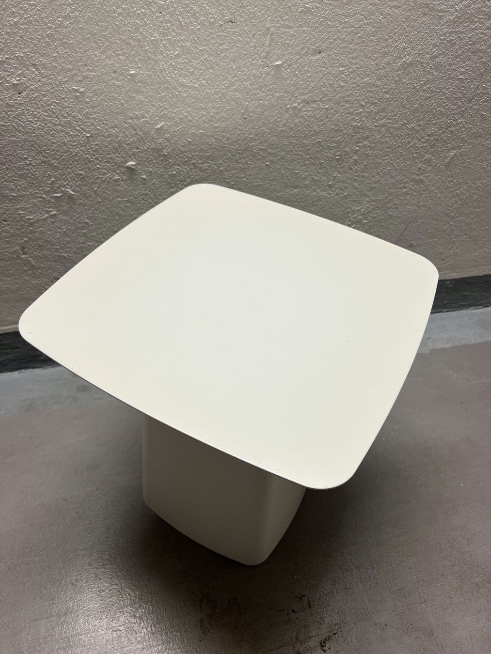 Tavoli: VITRA Beistelltisch Outdoor – Usato da Zürich venduto da RSO8005 2