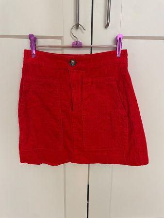 H&M Cordrock, Gr. 36, rot - Perfekt für den Herbst!