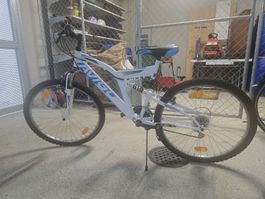 Fahrrad Tavisto vollgefedert Grösse L weiss