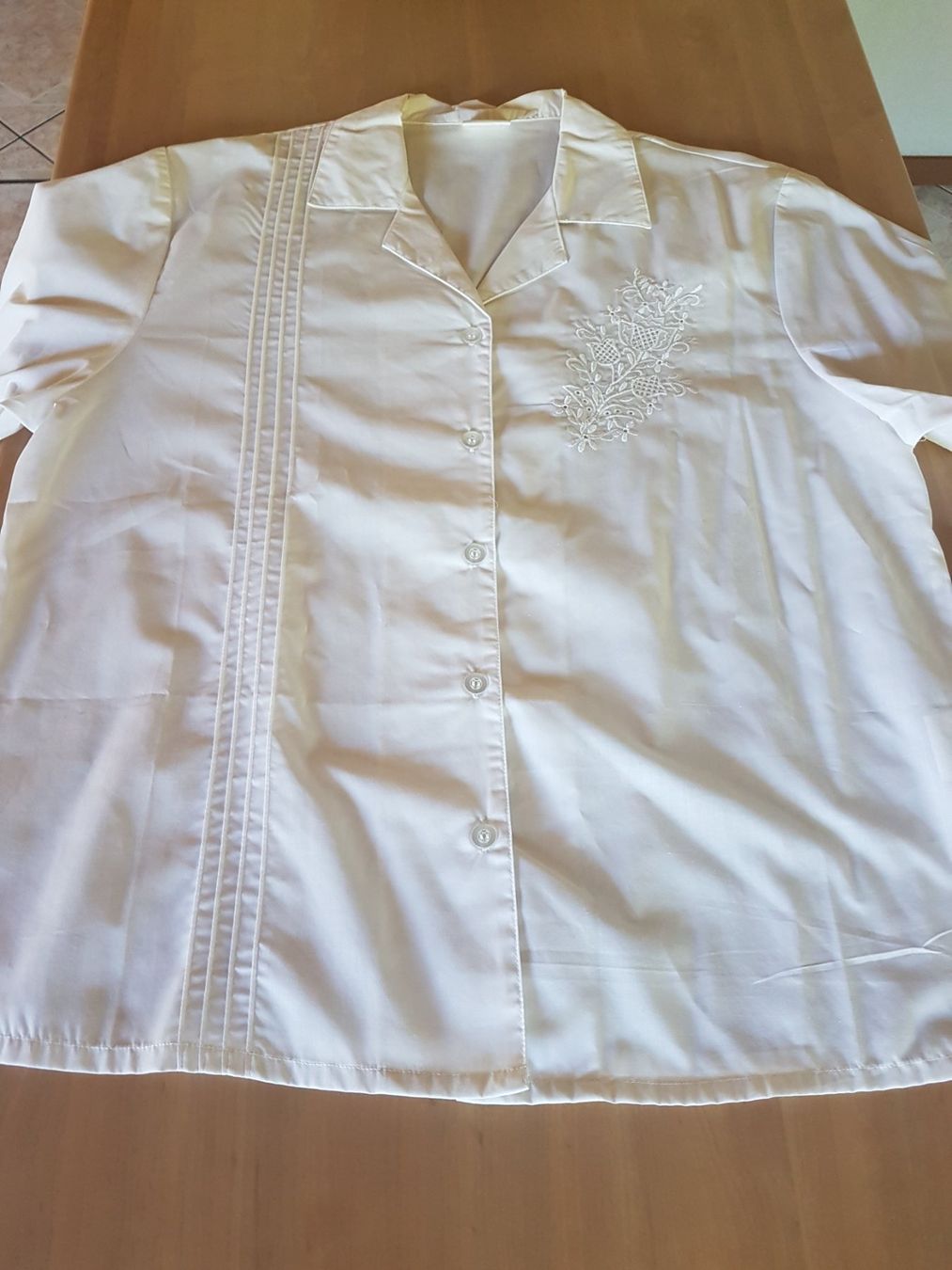 Blusen: Chemise manches courtes taille M 35% coton – Gebraucht aus Villiers von san_jn5w 2
