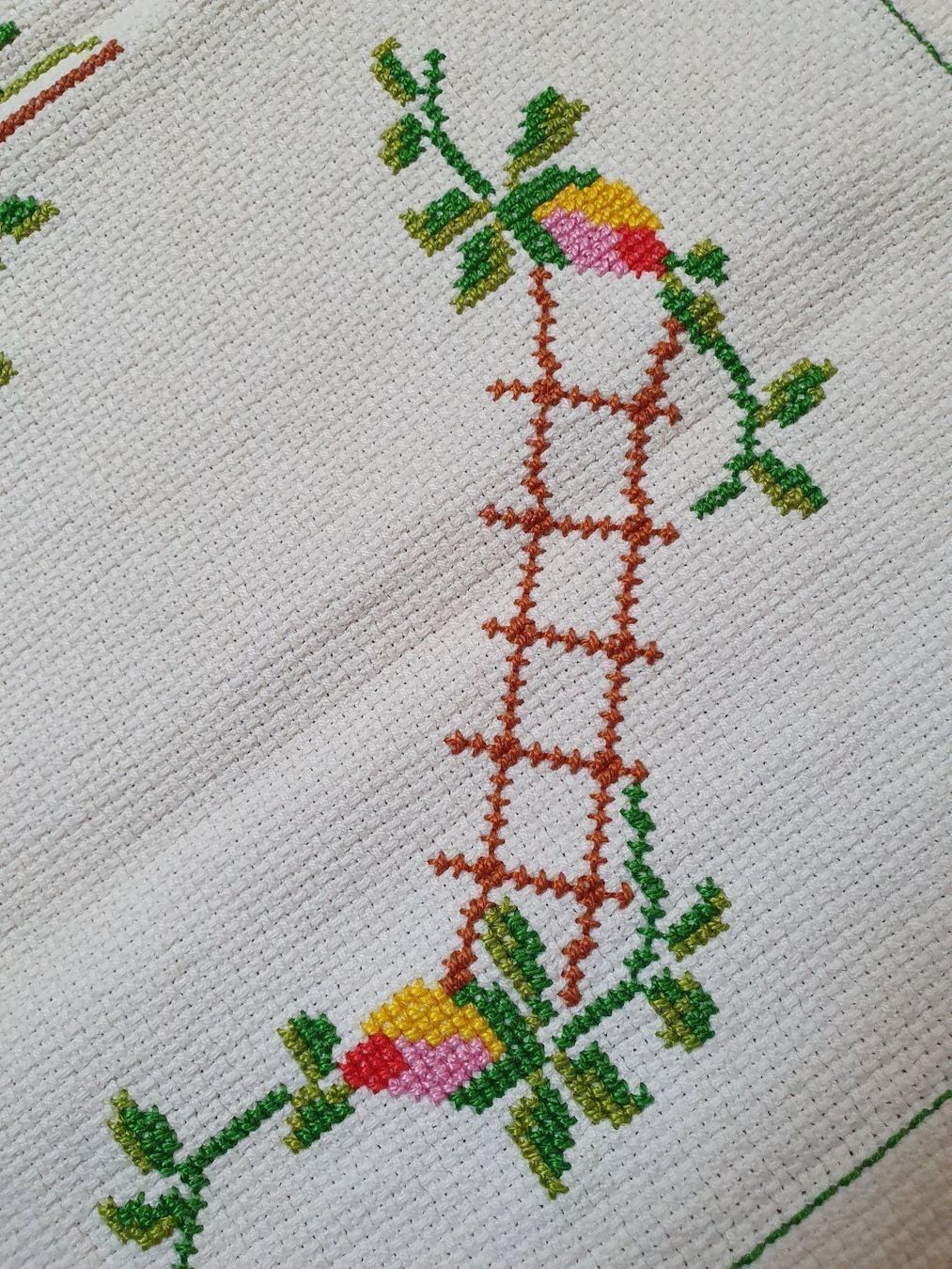 Tutte le decorazioni: Deckchen im Kreuzstich Handarbeit – Usato da Ferden venduto da jemyce 2