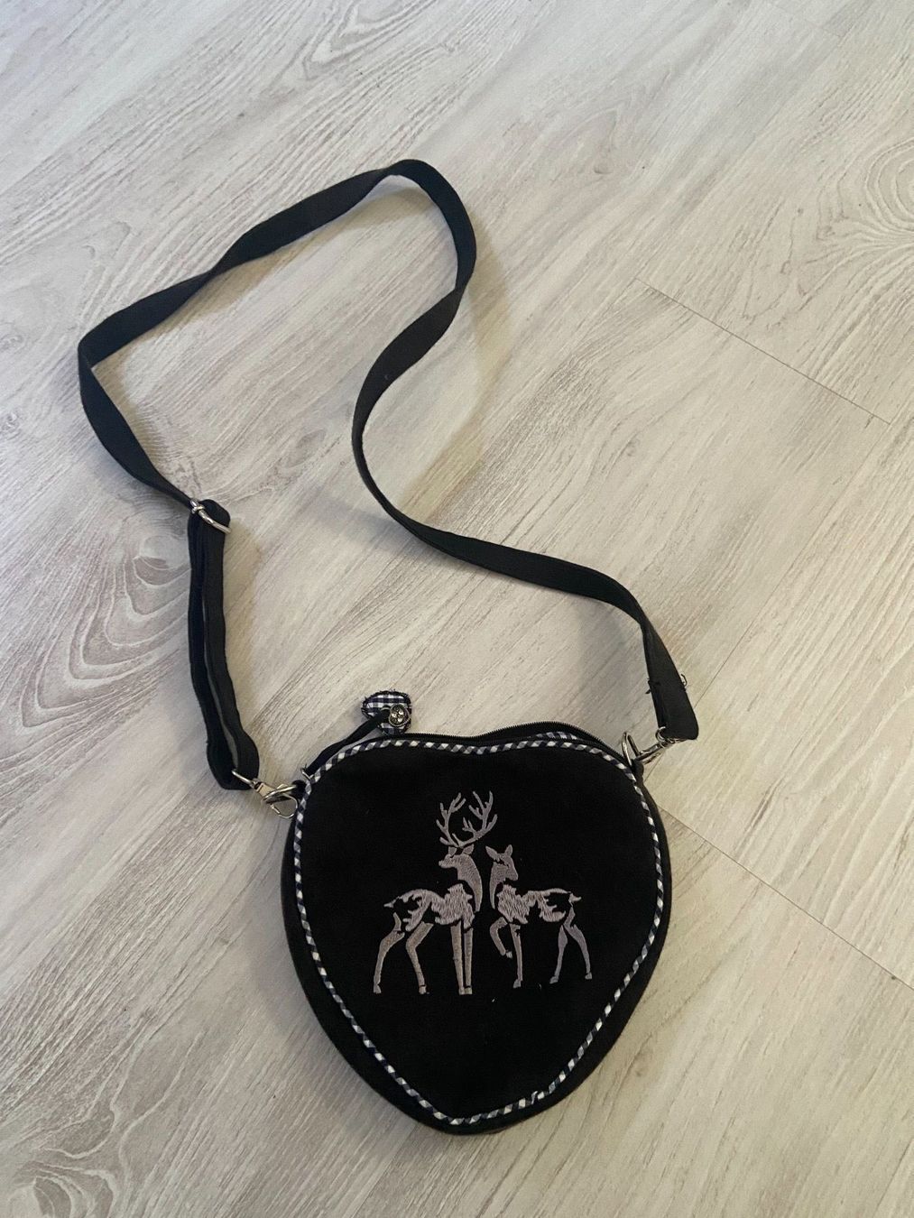 Taschen für Damen: Trachtentasche – Gebraucht aus Wiesendangen von Jafani 2