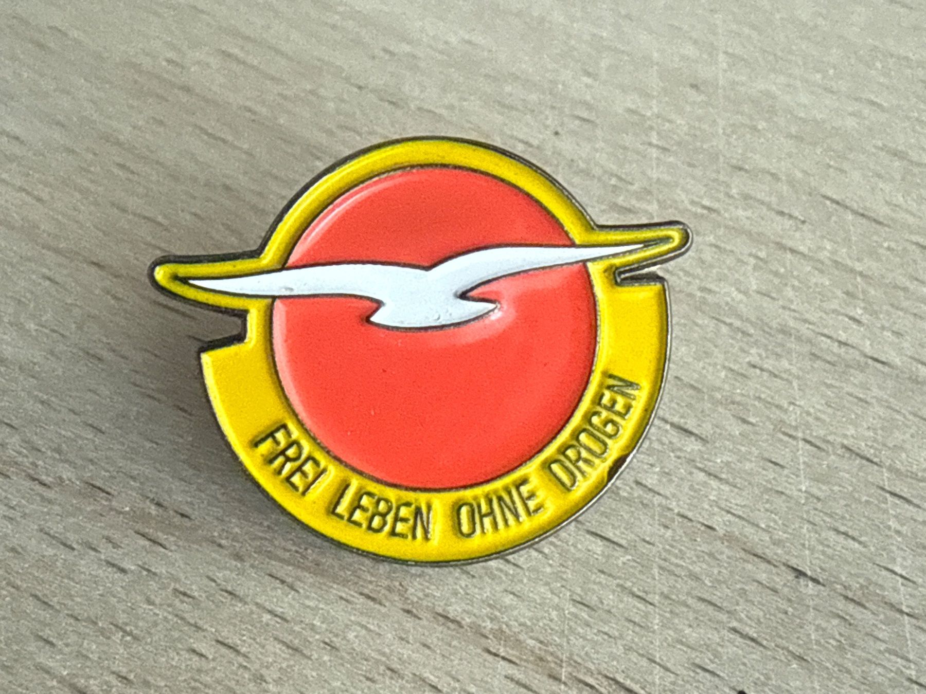 Placchette & Badge: Pin Frei leben ohne Drogen – Usato da Glattbrugg venduto da Schweigmatt