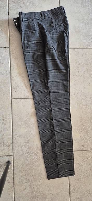 H&M Pantaloni: Pantalon cigarette neuf H&M t.34 – Nuovo e nell'imballaggio originale da Ste-Croix venduto da kar_9x7w 4