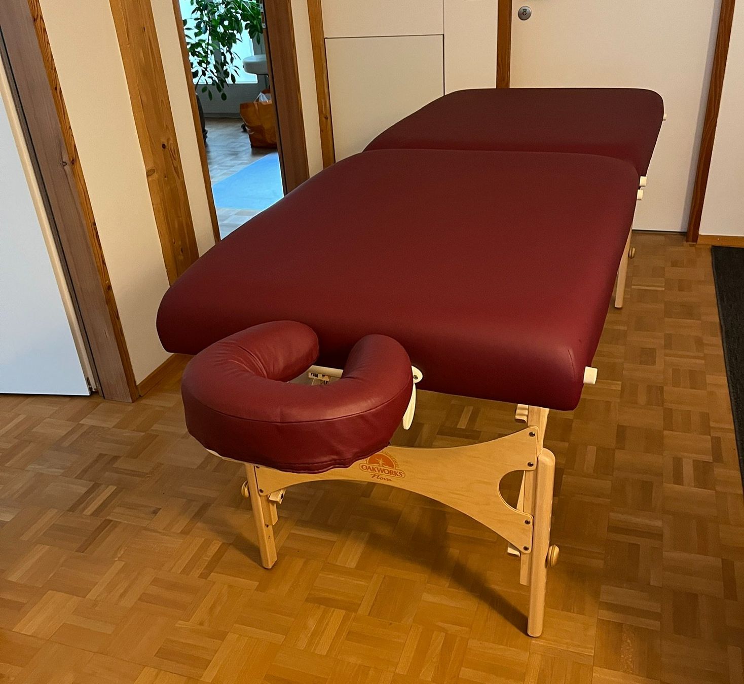 Sedie a sdraio: Tragbare Massageliege Oakworks Nova – Usato da Männedorf venduto da Chorherrenwein