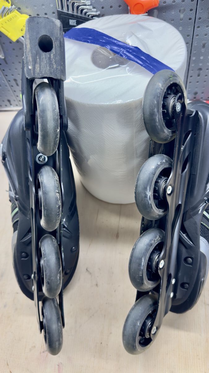 Pattini in linea & Pattini a rotelle: Inline Skates Rollerblade Grösse 44 neuwertiger Zustand – Usato da Uzwil venduto da benke36 2