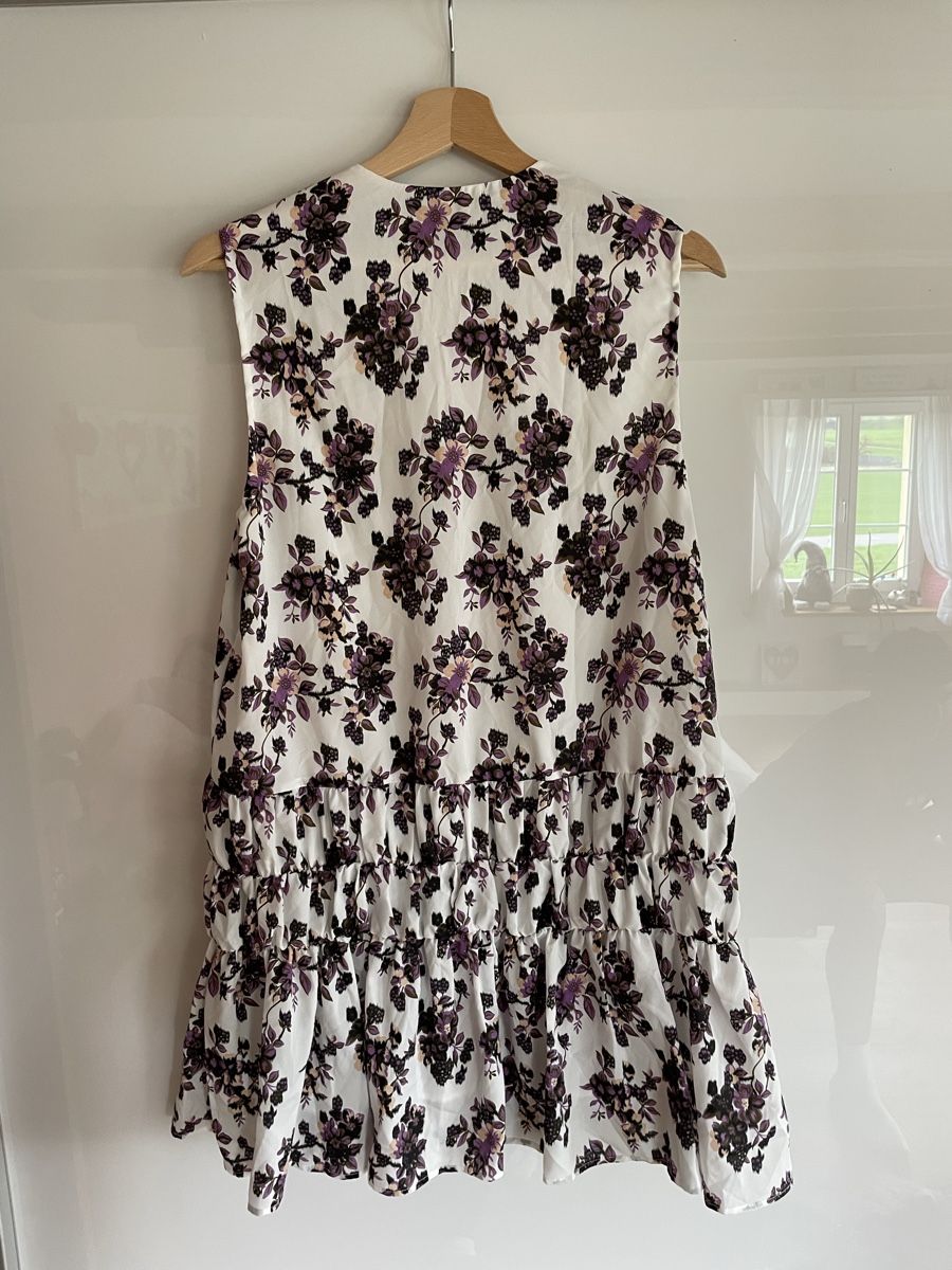 Pinko Kleider: PINKO Sommerkleid Grösse 42 – Gebraucht aus Hinwil von rubinstar4 2