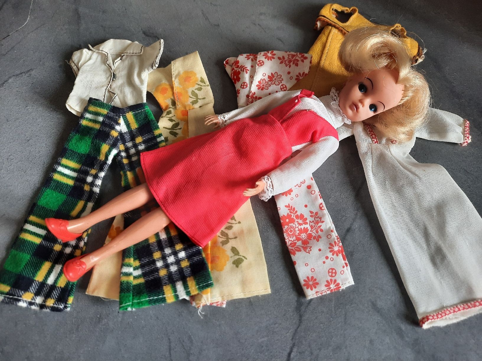 Bambole: Mannequin, vers 1970. Avec VÊTEMENTS – Usato da Le Locle venduto da marylise01 3