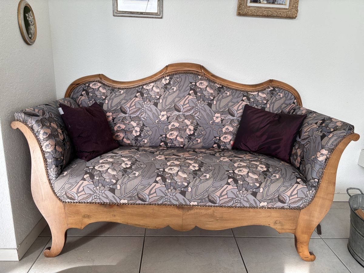 Divani: Antikes Sofa – Usato da Murten venduto da janegood 1
