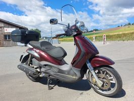 Piaggio Beverly 500 Roller Scooter mit Topcase ab 1 Fr.-