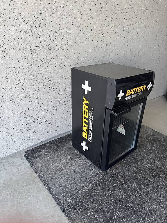 Frigoriferi: Battery Kühlschrank mit Glastüre  – Usato da Wynau venduto da Lorent_Be 1