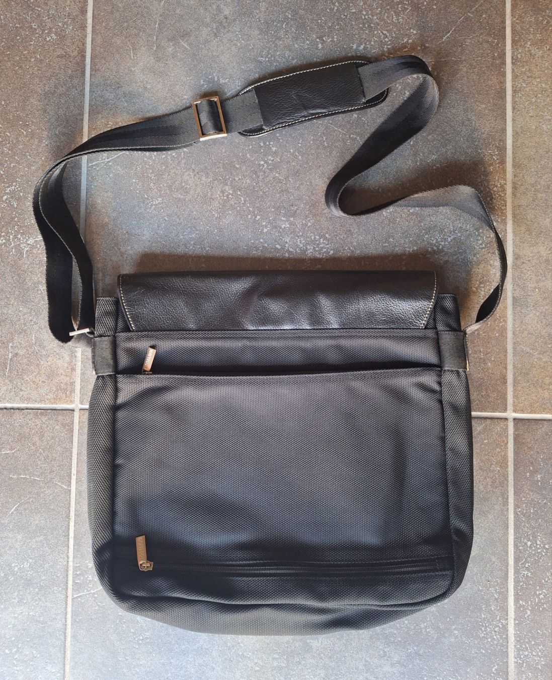 Navyboot Taschen: Umhängetasche schwar Navyboot – Neu (gemäss Beschreibung) aus Wangen ZH von MarianneMunz 2