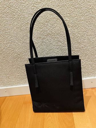 Elegante DKNY Handtasche, klein, schwarz, Top Zustand!