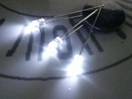 LED kaltweiss 3mm, randlos 25 Stk.