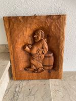Holzschnitzerei Mönch mit Fass und Schlüssel, Vintage, Deko