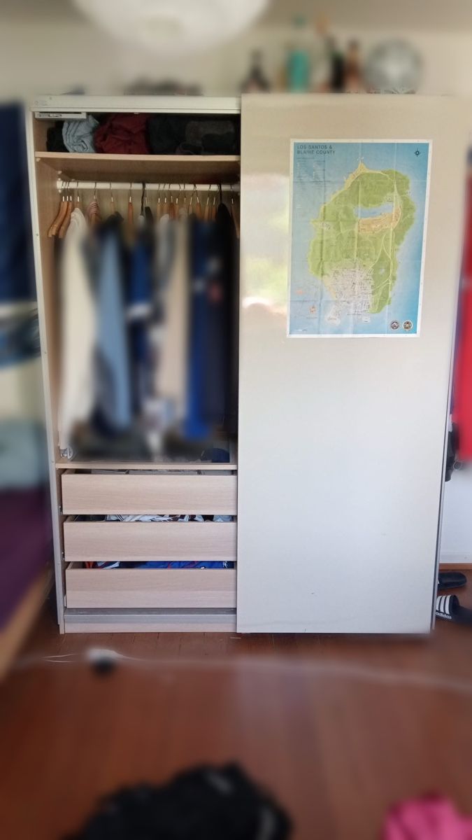 Ikea Armadi: IKEA SCHRANK – Usato da Zürich venduto da LeonTil 1