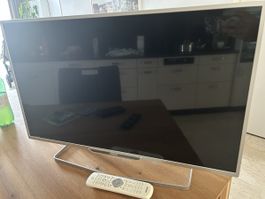 Philips Fernseher weiss mit Fernbedienung
