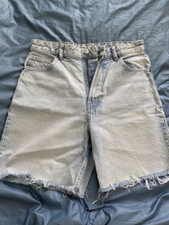 Coole Jeansshorts für den Sommer, Grösse M, wie neu!