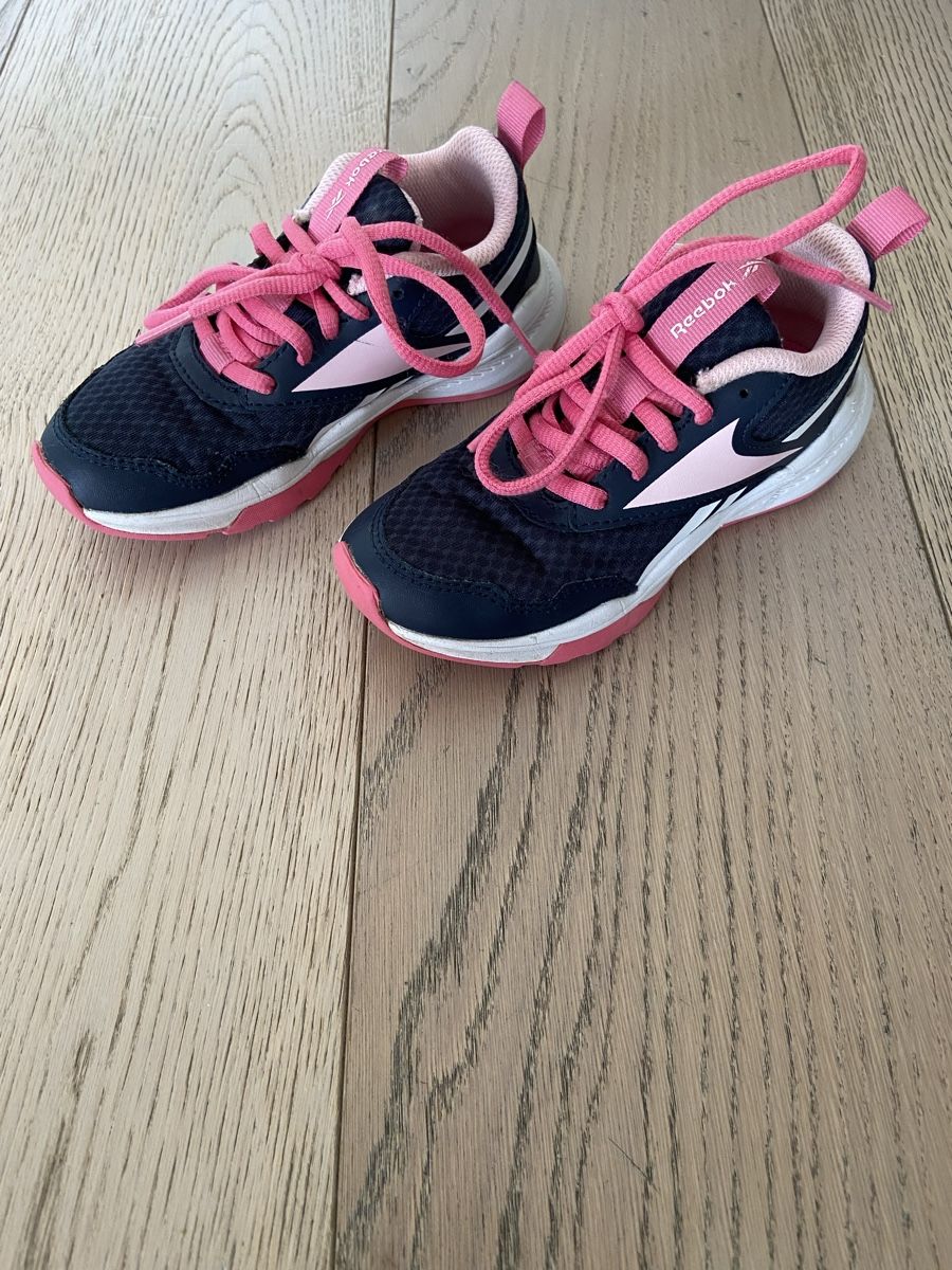 Reebok Scarpe per ragazzi: Sneaker Reebok 28 – Usato da Arbedo venduto da gregmccooper 1