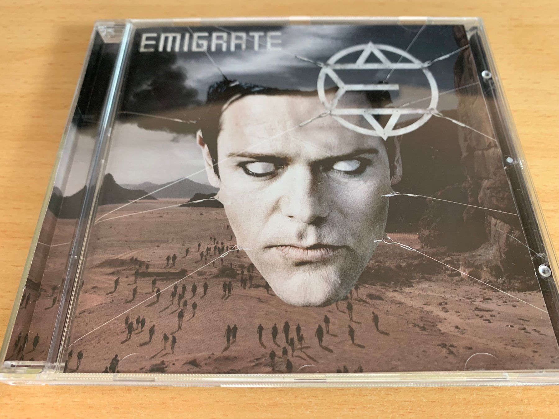 CDs: Emigrate – Emigrate – Gebraucht aus Rikon im Tösstal von Alpenmutz