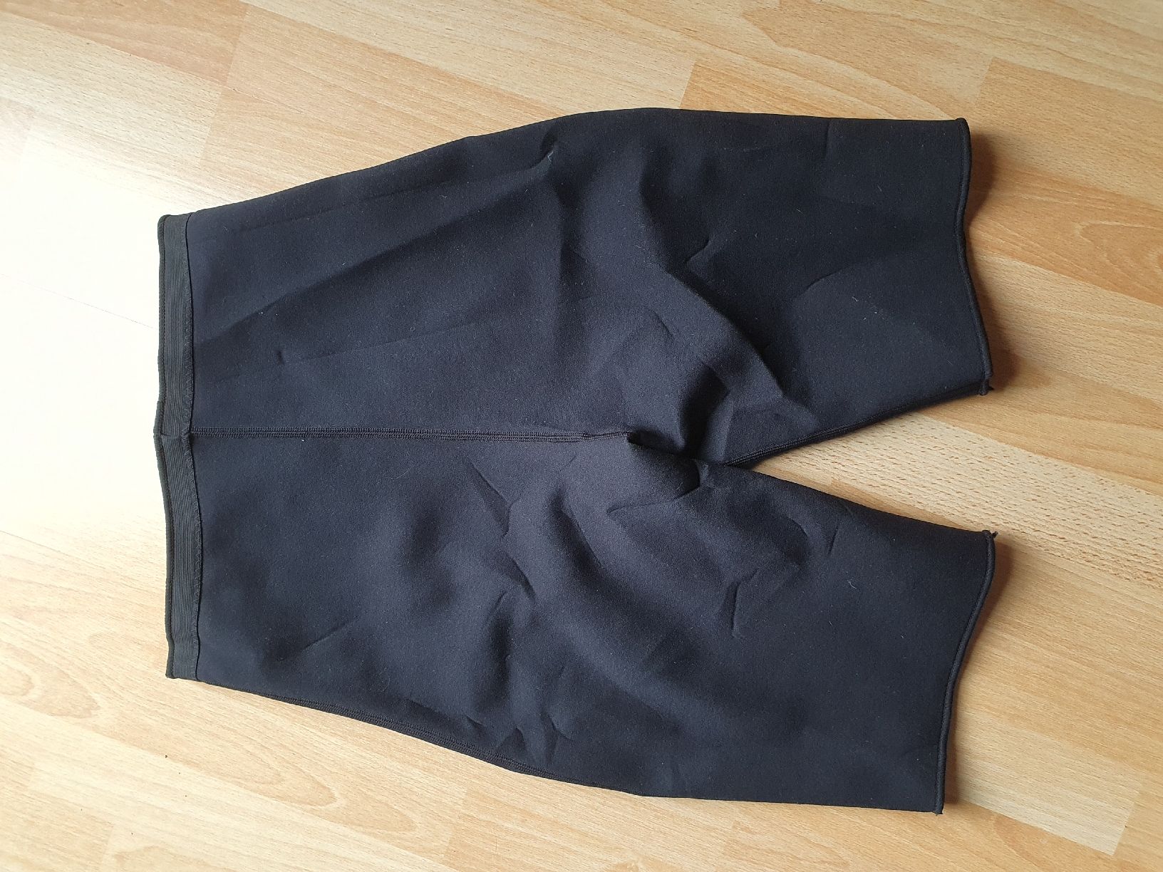 Mute per immersioni: HOT PANTS Neopren  Shorts CELU-LITE Tech, Gr. L – Usato da Umiken venduto da Mr0o0ME 1