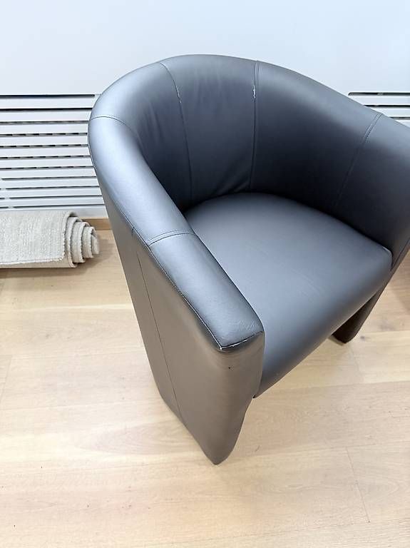 Poltrone: Fauteuil similicuir  – Usato da Genève venduto da anthony.beal1202