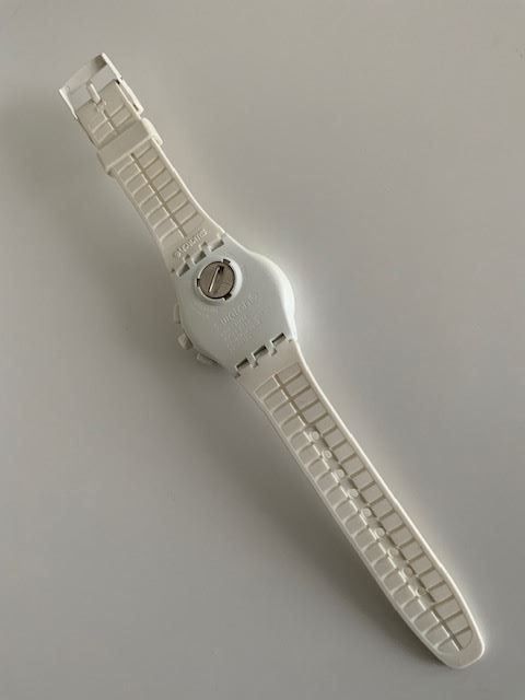 Basic White Swatch Chrono ungetragen Acheter sur Ricardo