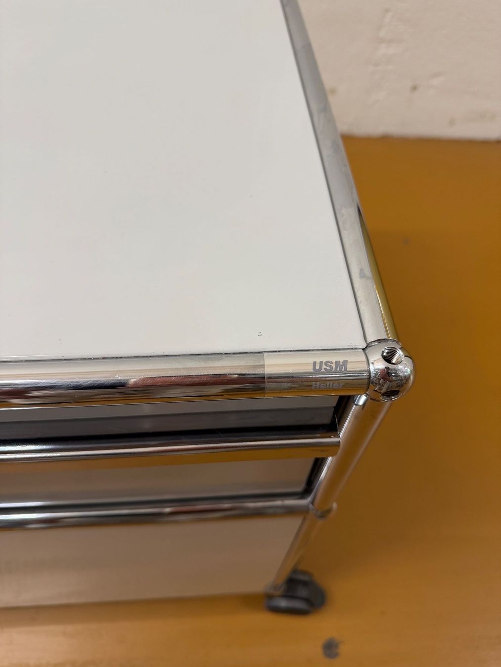 USM Korpus: USM Haller Rollcontainer mit 3 Schubladen – Gebraucht aus Dietlikon von ComdatAG 1