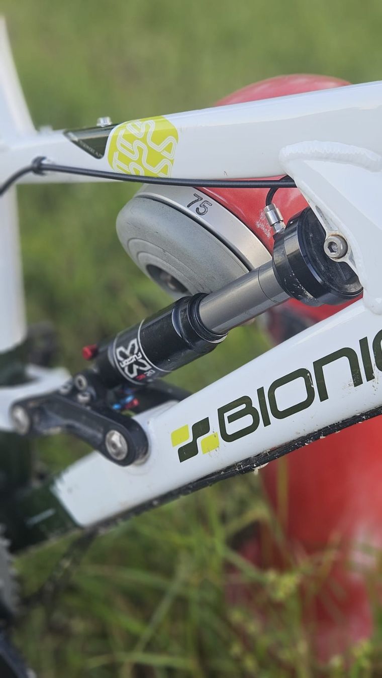 Velos: Bionicon Tesla 1, 2012 Downhill MTB – Gebraucht aus Winznau von FlorianV 2