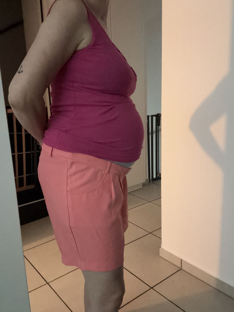 Only Pantalons: Only Maternity Shorts orange - Grösse L – D'occasion à Lyss par Nathalie1812 1