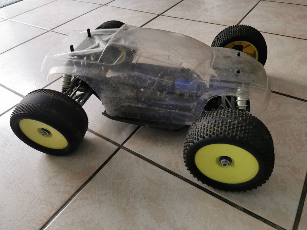 2 Voitures RC Nitro Kyosho 1/10 Subaru : Explosion Puissance Collection