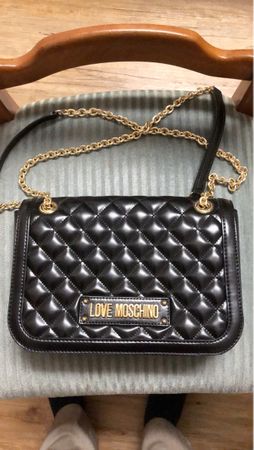 Elegante Love Moschino Umhängetasche - Top Zustand!