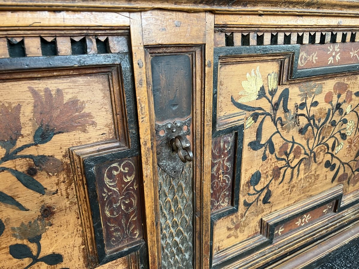 Cassapanche: Frühe Barocktruhe Arve – Usato da Gossau SG venduto da Keller-Antiques 1