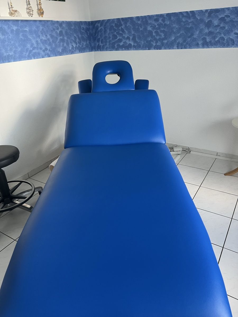 Liegen & Liegestühle: Massageliege elektrisch, höhenverstellbar – Neu (gemäss Beschreibung) aus Egg b. Zürich von Ccats 3