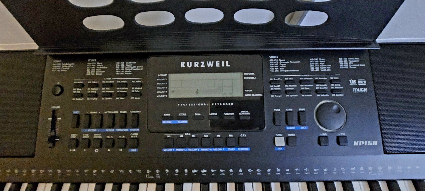 Strumenti musicali: Keyboard – Usato da Hendschiken venduto da Piedi 1