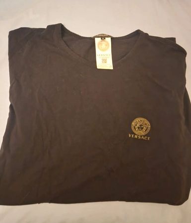 T-shirt Versace noir, taille L, excellent état, printemps