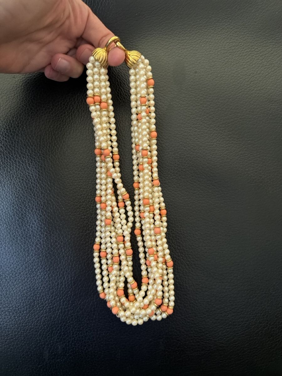 Colliers: Collier perles et corail 8 rangs avec fermoir doré  – D'occasion à Lausanne par Pascal9999 1